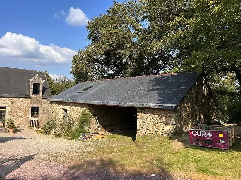 Inspection toiture pour localisation de fuite en Morbihan